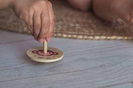 Drewniany bączek Pocket 3+, opakowanie zbiorcze 20 sztuk (4 rodzaje), Janod