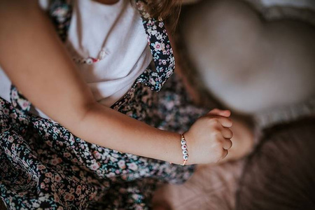 Zestaw do tworzenia biżuterii Koraliki z literkami  6+, Janod