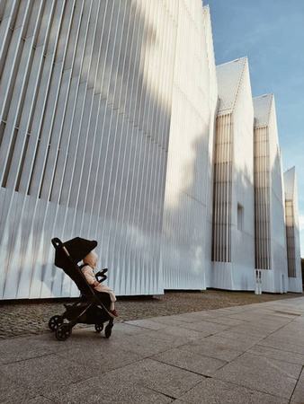 Easywalker Jackey Special Edition Kompaktowy, samoskładający się wózek spacerowy z torbą transportową Gold