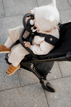 Easywalker Jackey Special Edition Kompaktowy, samoskładający się wózek spacerowy z torbą transportową Gold