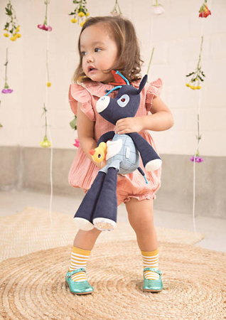 LILLIPUTIENS Przytulanka aktywizująca wielofunkcyjna Osiołek Ignace 9 m+