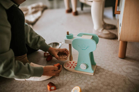 Drewniany zestaw cukierniczy z mikserem i 6 akcesoriami, Janod