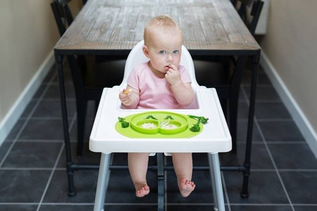 EZPZ Silikonowy talerzyk z podkładką mały 2w1 Mini Mat zielony