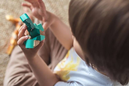 Drewniana elastyczna układanka Wąż + Krokodyl Pocket 2+, opakowanie zbiorcze 12 sztuk (3 rodzaje), Janod