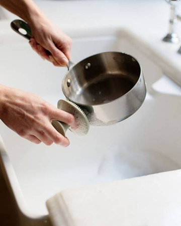 EZPZ Silikonowa myjka czyścik do naczyń bez bakterii pastelowa zieleń