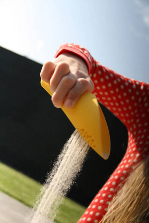 QUUT Zestaw 2 łopatek wielofunkcyjnych z piłeczką Cuppi Banana Blue, opakowanie zbiorcze 5 szt.