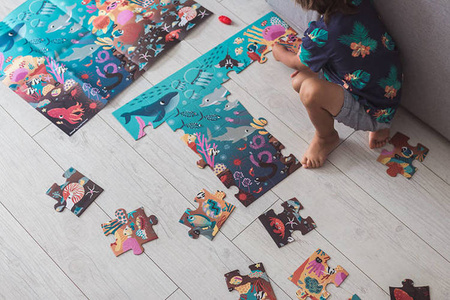 Świecące puzzle z mini-lampką UV Ocean 24 elementy 3+, Janod