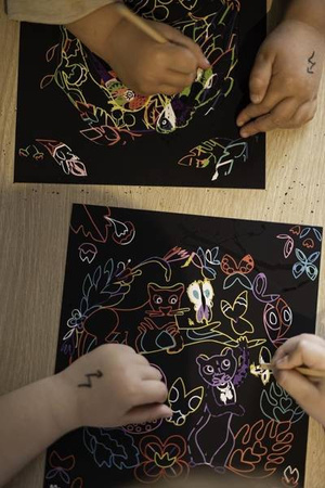 Zestaw kreatywny Do zdrapywania Zwierzęta świata 5+, Janod