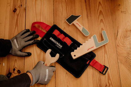 Pas z drewnianymi narzędziami i rękawicami roboczymi Brico'kids 3-6 lat, Janod