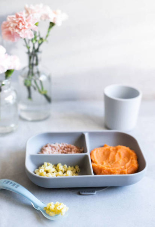 Beaba Komplet naczyń z silikonu trójdzielny talerz z przyssawką + łyżeczka grey